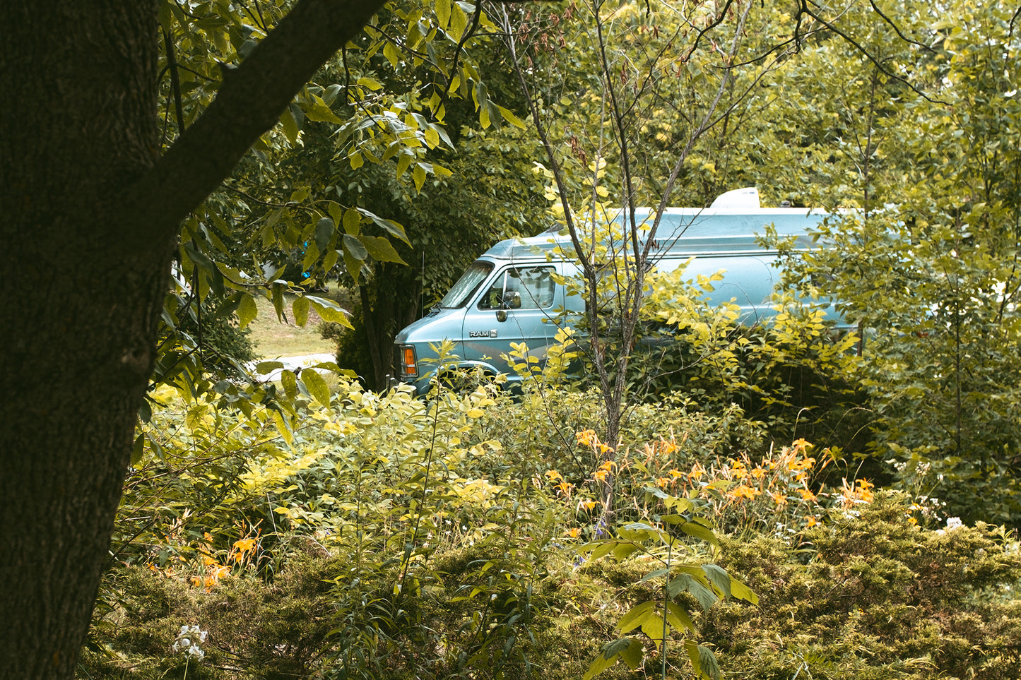 Photographic Print: "Mom, I Found the Van"